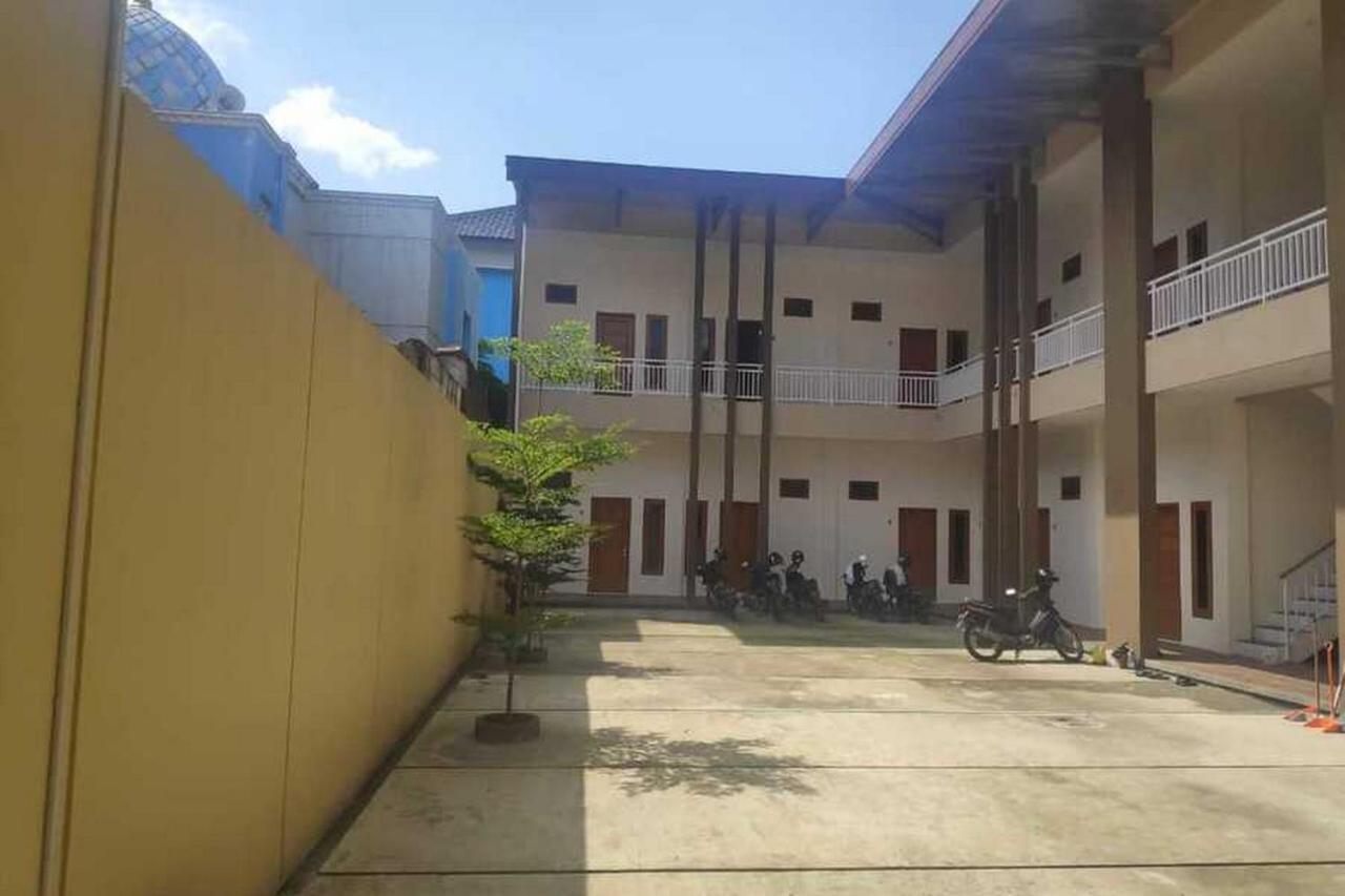 Reddoorz Near Universitas Muhammadiyah Purwokerto Kembaran Exterior photo